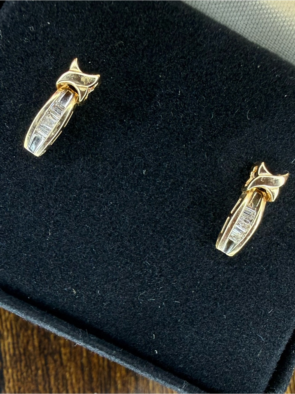 14k Gold  ‘X ‘ Kisses Diamond Drop Earrings
